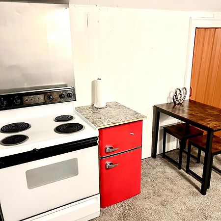 Two Bedroom Villa Studio With Fireplace & Living Room Detroit Exterior photo